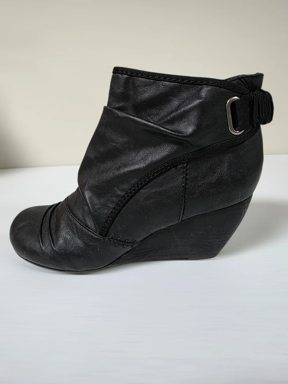 🖤👢🍂 Blowfish Malibu Black Wedge Booties Size 8 Slouch Ankle Boots Boho Casual